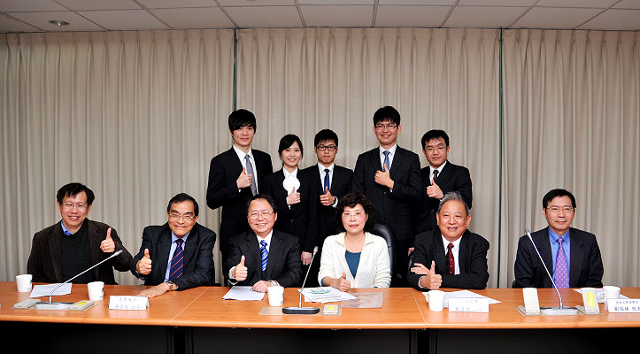 2月26日陳力俊校長率領研究團隊於在國科會召開記者會