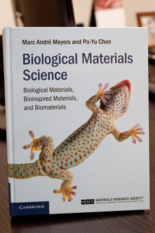 《生物材料科學：生物材料、仿生材料與生醫材料》(BIOLOGICAL MATERIALS SCIENCE: Biological Materials, Bioinspired Materials and Biomaterials)