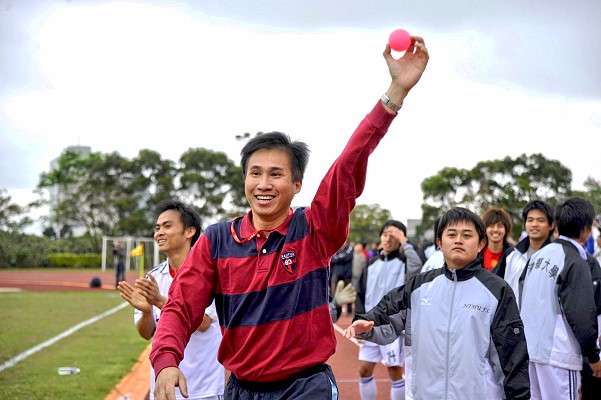 陳國華老師第一次帶領足球隊，就在梅竹賽獲勝