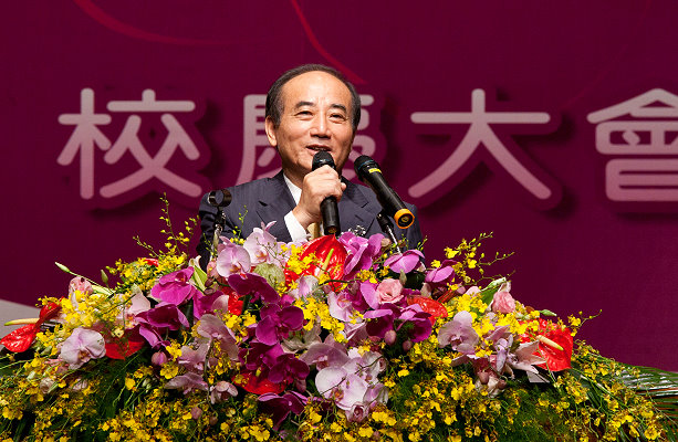 王院長讚揚清大承繼北京清華優良傳統，迅速在台發展為學術重鎮