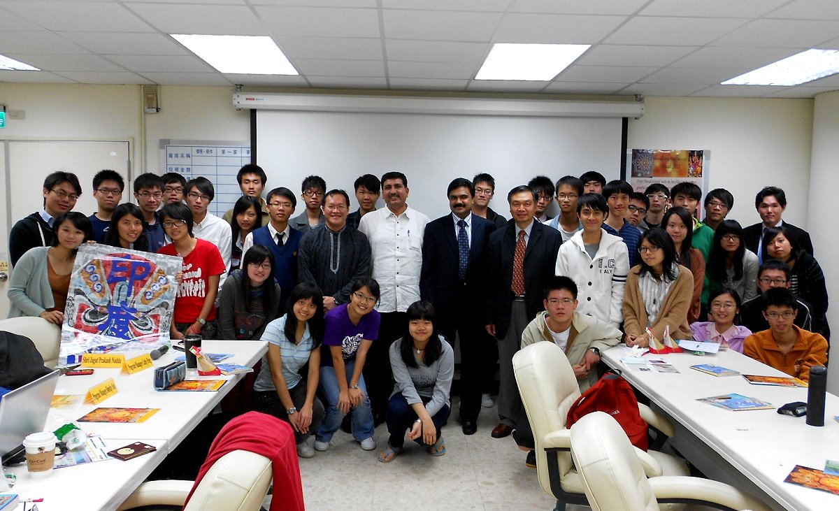 印度國會議員訪問清華大學，與學生座談互動