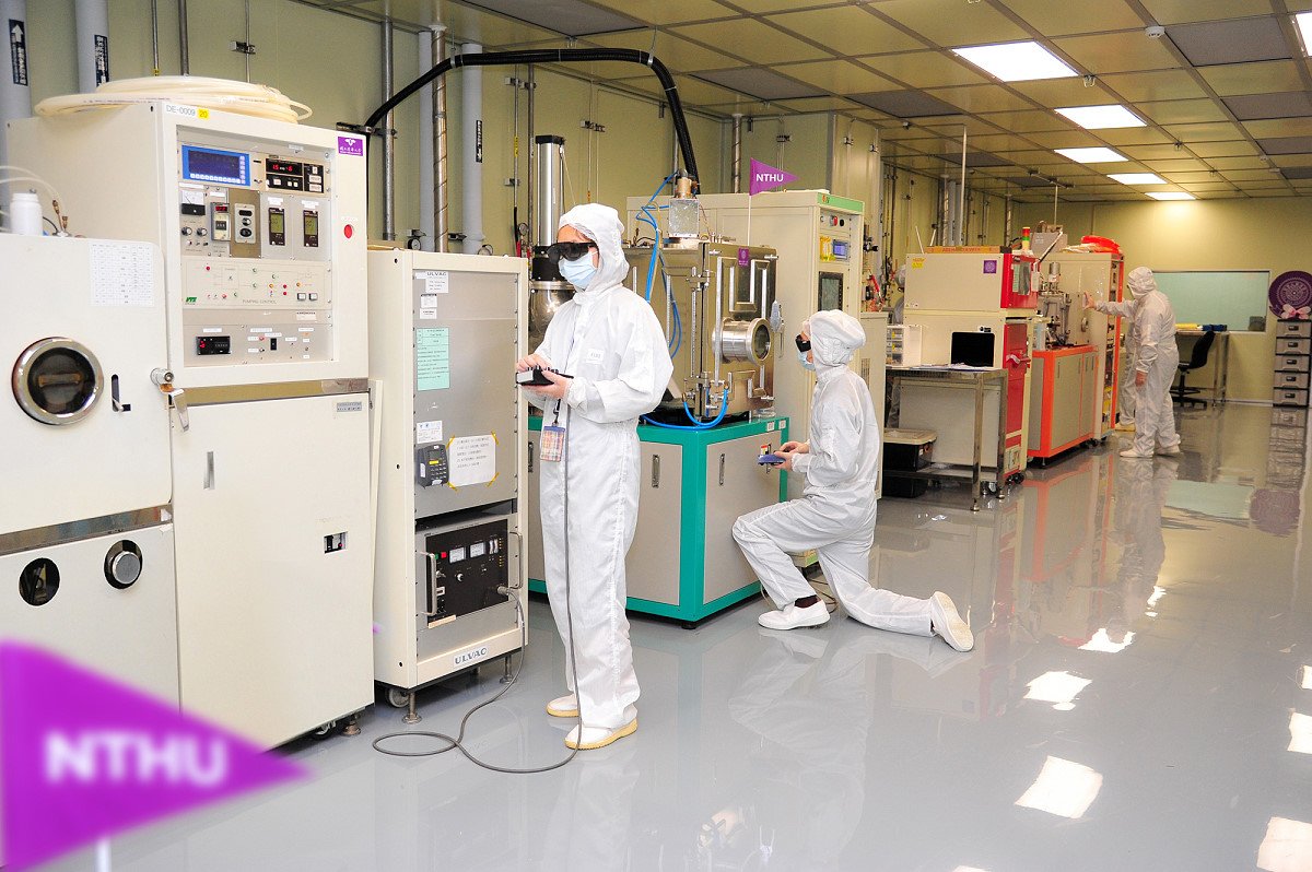 清華實驗室的無塵室潔淨等級為國內大學實驗室中規格最高