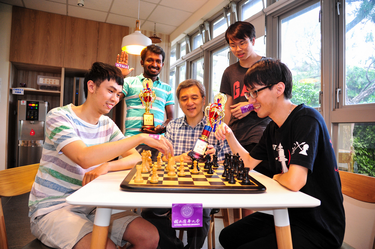 本校西洋棋社的成立宗旨就是「開心下棋」。