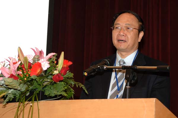 榮譽主席陳文村校長於開幕時致詞。