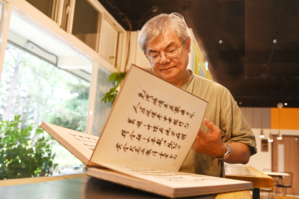 楊儒賓教授把任教清華30年的薪水都投入了文物收藏