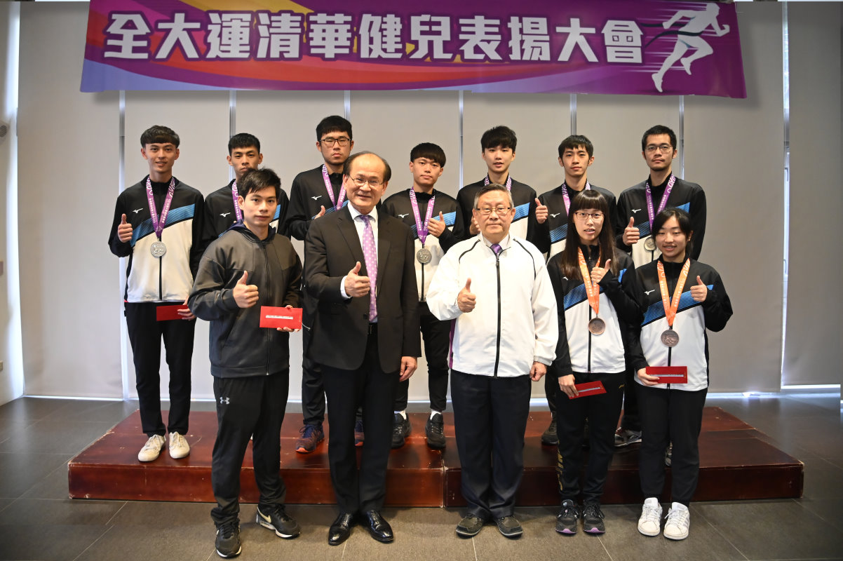 清華羽球隊今年榮獲1金2銀1銅佳績