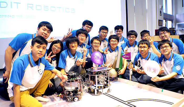 c清華第四代DIT 下月挑戰歐洲機器人競賽