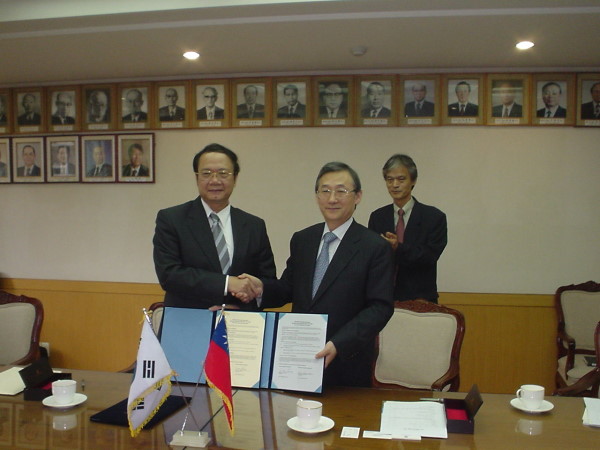 c台韓學術交流創高峰 清華大學與南韓首爾大學簽定「學術合作協議」