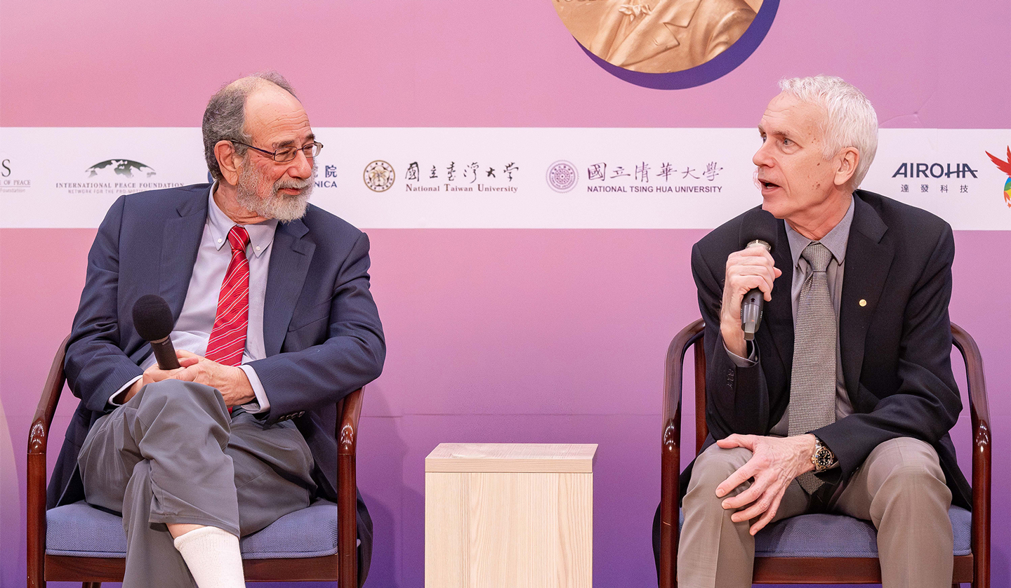 諾貝爾獎得主齊聚清華 談AI時代的醫...