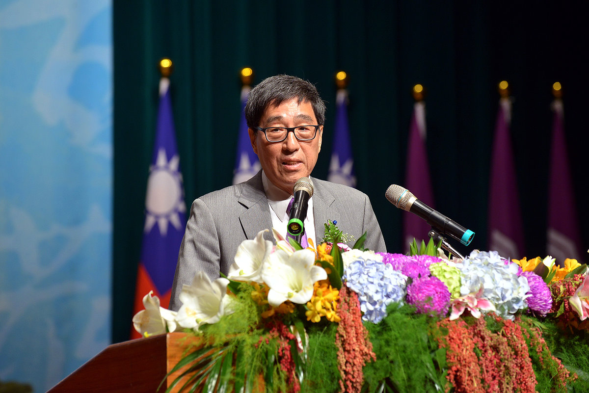 香港城市大學郭位校長跟大學部畢業生談老師的重要