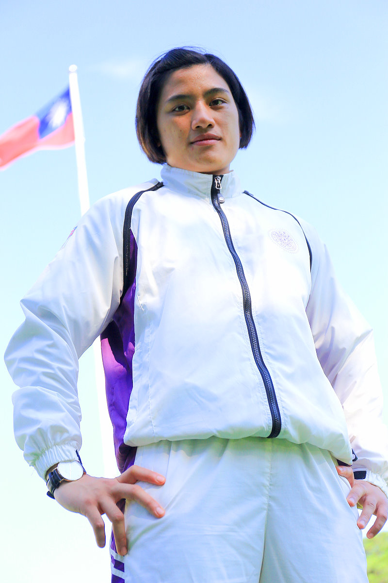 陳念琴14歲隻身從馬祖到本島學習拳擊，憑著苦練與不認輸的韌性，一路打到國際拳賽冠軍，甚至問鼎2020奧運