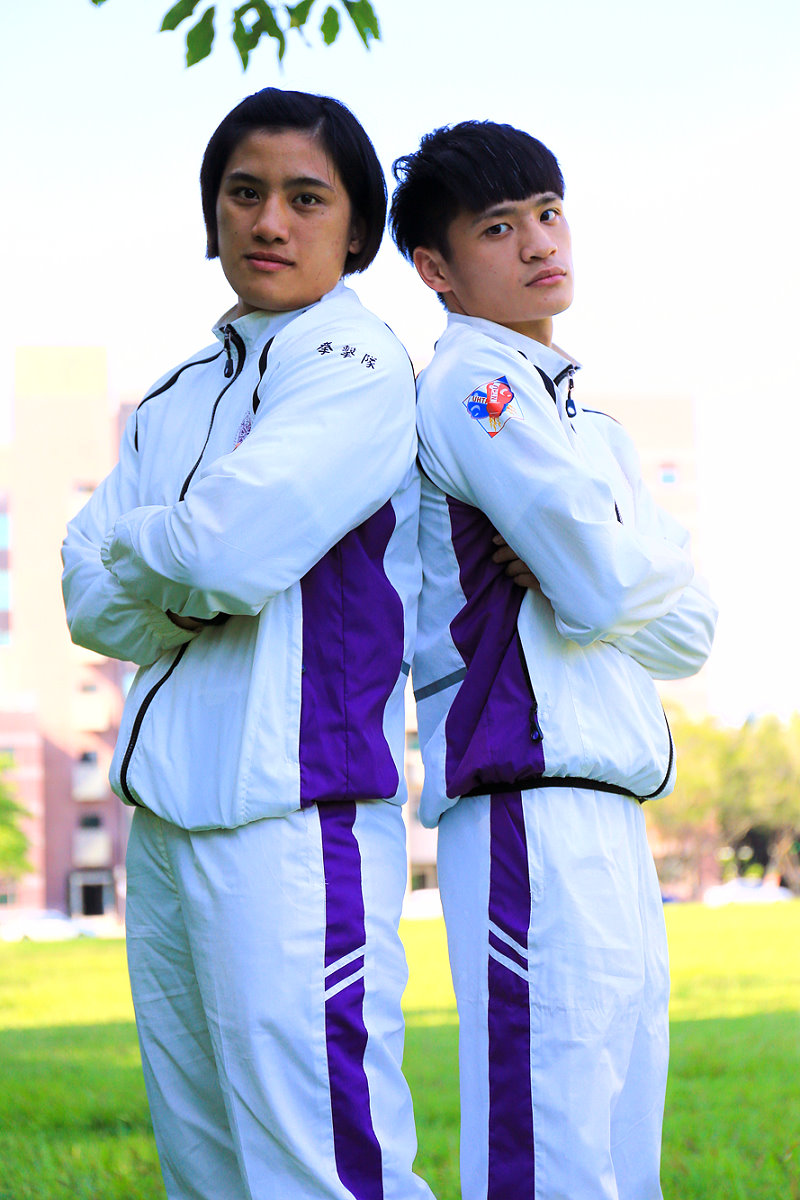 即將升上體育系2年級的杜柏緯（右）是陳念琴的師弟，曾拿下2015年城市盃拳擊賽冠軍，以及2016年世界大學拳擊錦標賽男子49公斤級銀牌