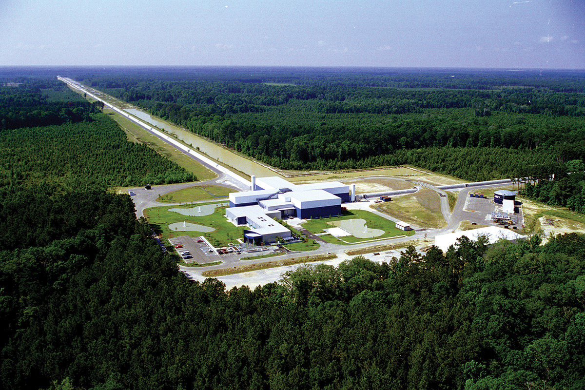 LIGO團隊偵測重力波的偵測儀