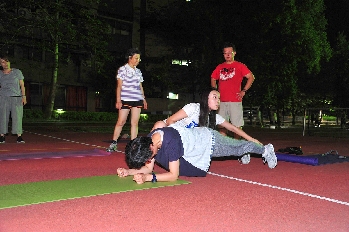 王思雪擁有中國國家一級啦啦操教練員資格，在台灣的免費舞蹈課程中，也協助矯正民眾運動姿勢