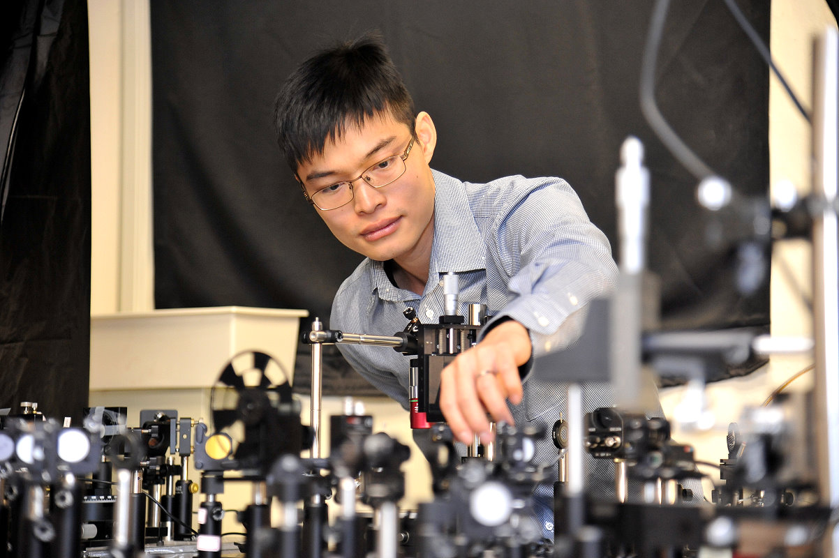 本校光電所劉昌樺老師研發出世界上最薄的介電質超平面透鏡