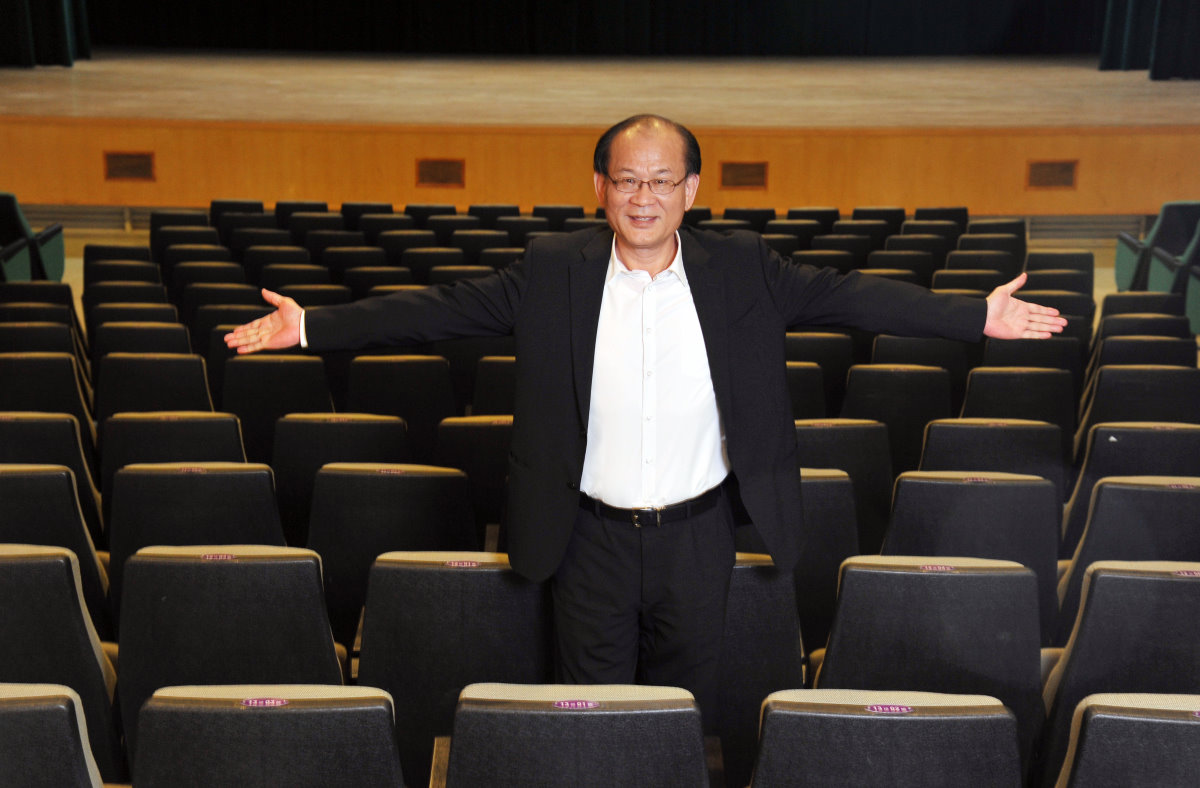 清華大學校友總會蔡進步理事長捐款整建君山音樂廳，音樂殿堂廳牆與座椅將鑲刻他的名字表達感謝