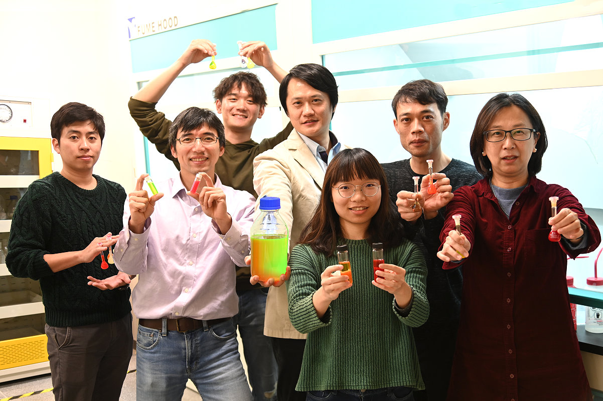 陳學仕教授研究團隊以自行研發的量子點技術，執行萌芽計畫成立新創公司