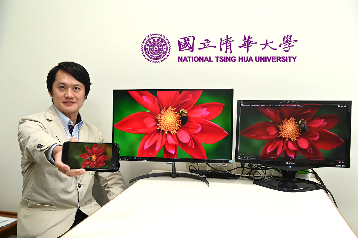 量子點螢幕(中)色彩層次及飽和度遠勝液晶螢幕(右)、OLED手機(左)螢幕，近似肉眼可見的9成