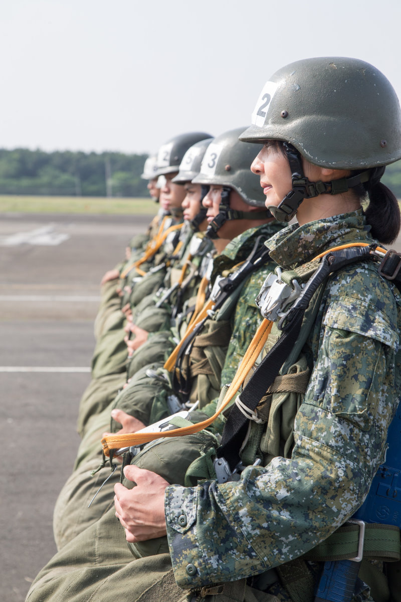 陸軍空訓中心跳傘任務(軍聞社提供)