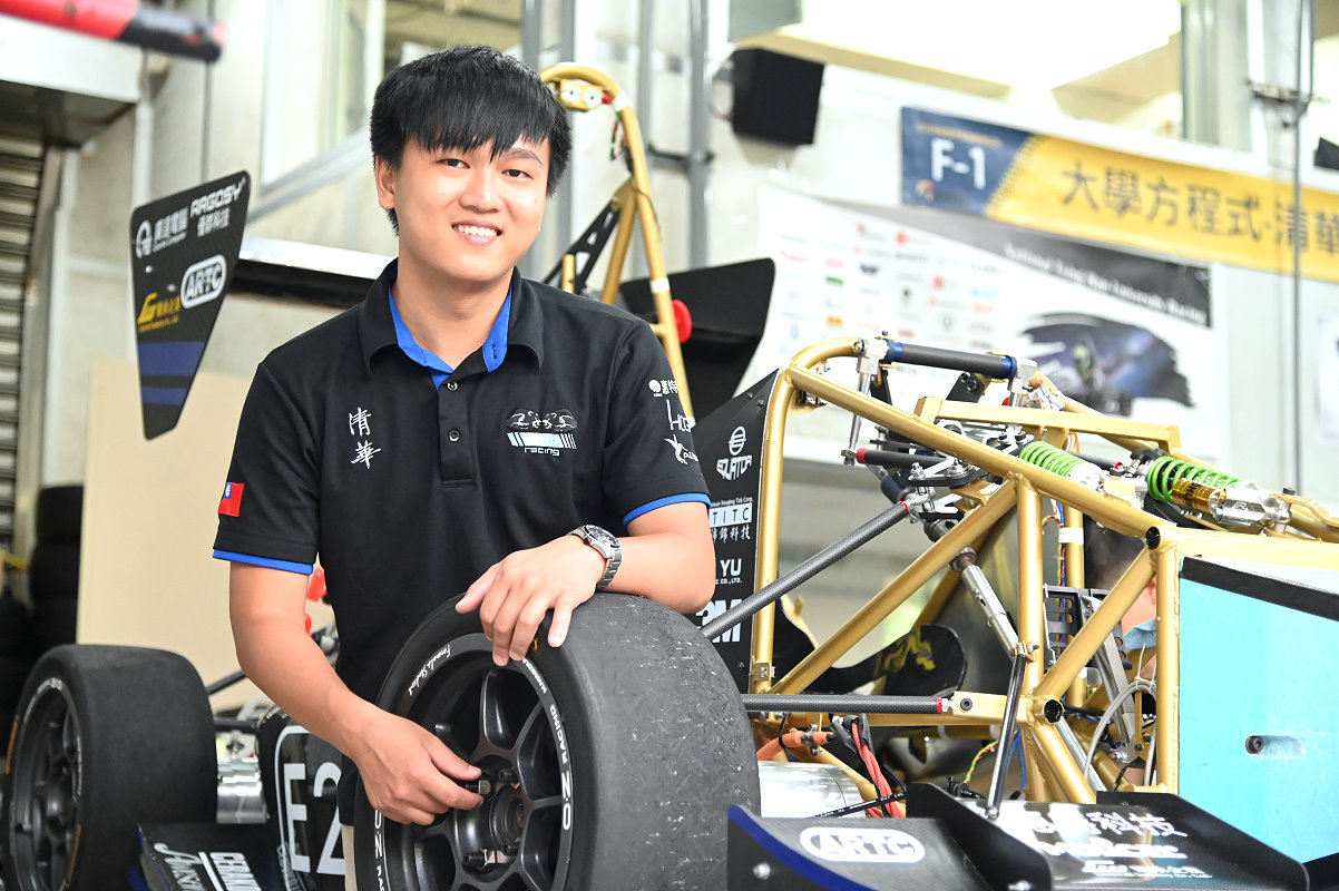 清大賽車工廠隊長陳子靖負責電動車的電池系統