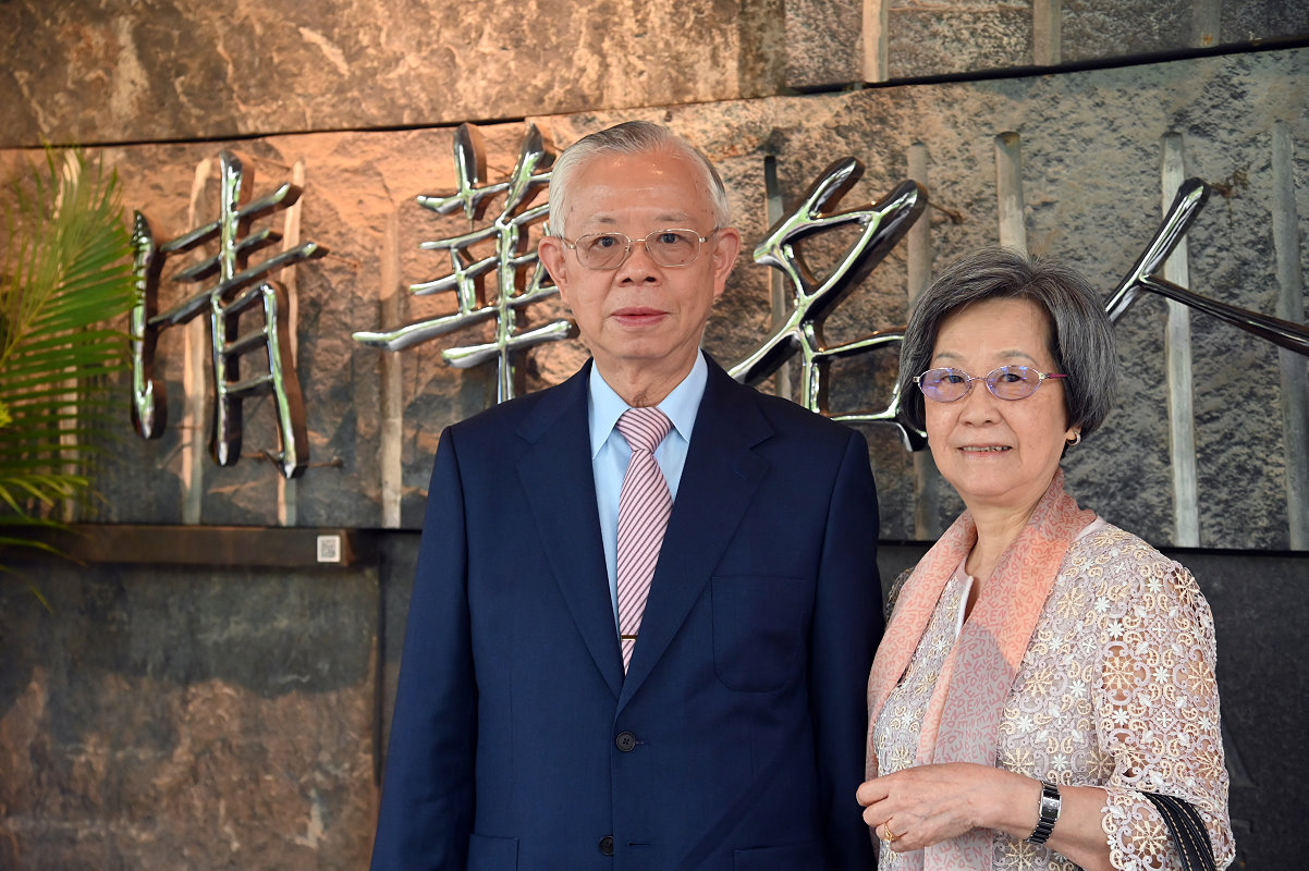 彭淮南博士偕夫人參加清華大學名譽博士頒授典禮