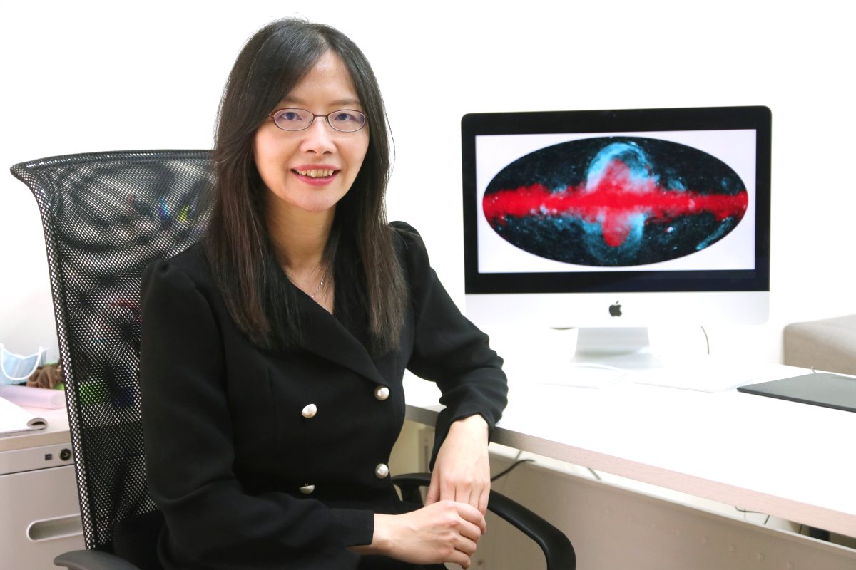 本校天文所楊湘怡助理教授以電腦模擬證實銀河系巨大泡泡為黑洞能量噴發形成