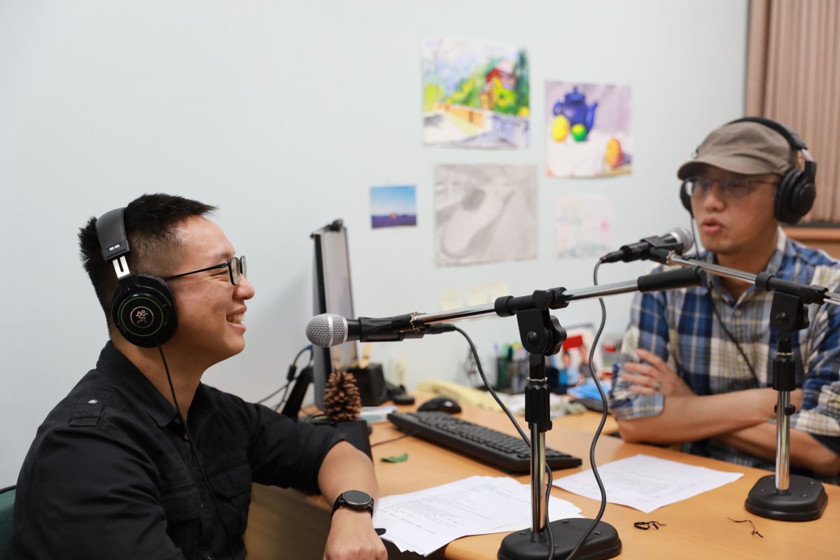清華音樂人Podcast「當代音樂與社會」系列主持人林浩立老師（左）與鄭志鵬老師