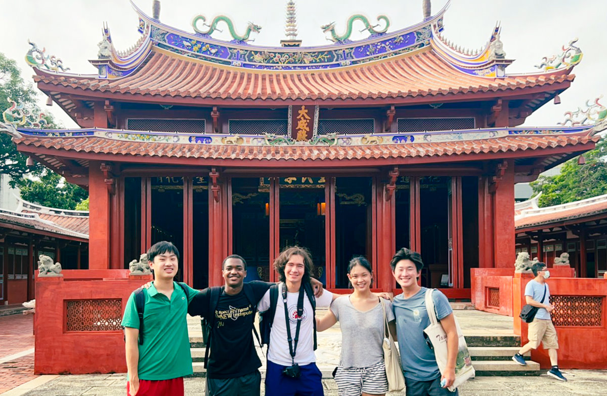 優華語學生參訪台南孔廟