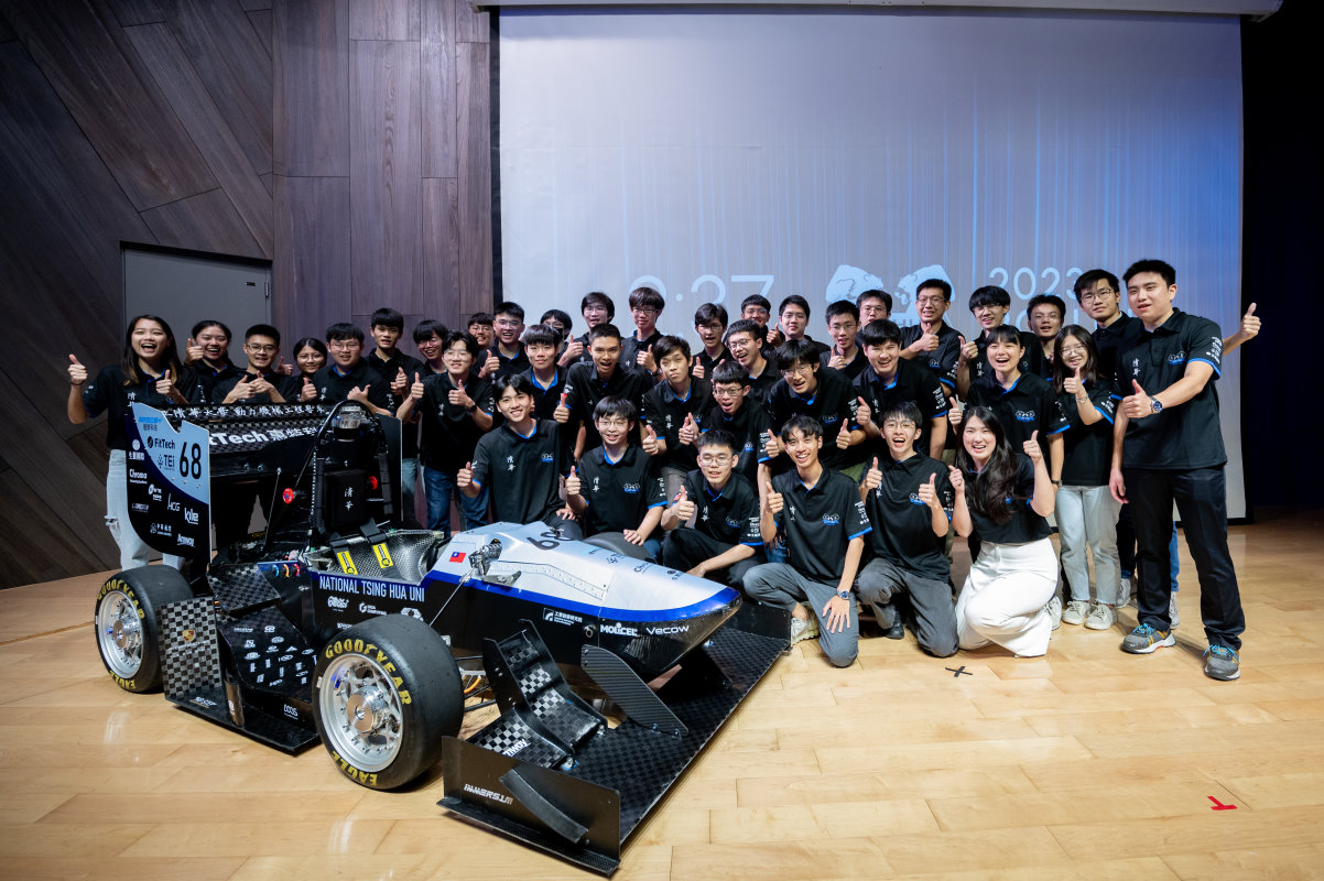 清大賽車工廠第七代無人駕駛電動賽車21日正式亮相