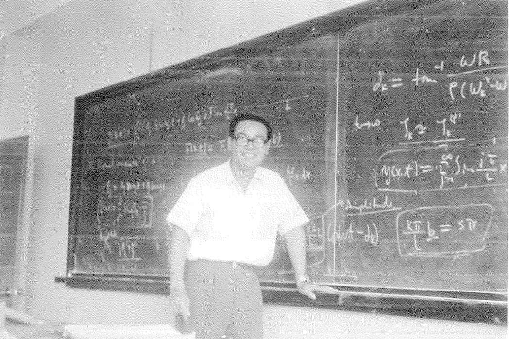 李義發博士1964年取得本校原科所碩士後，留校任教