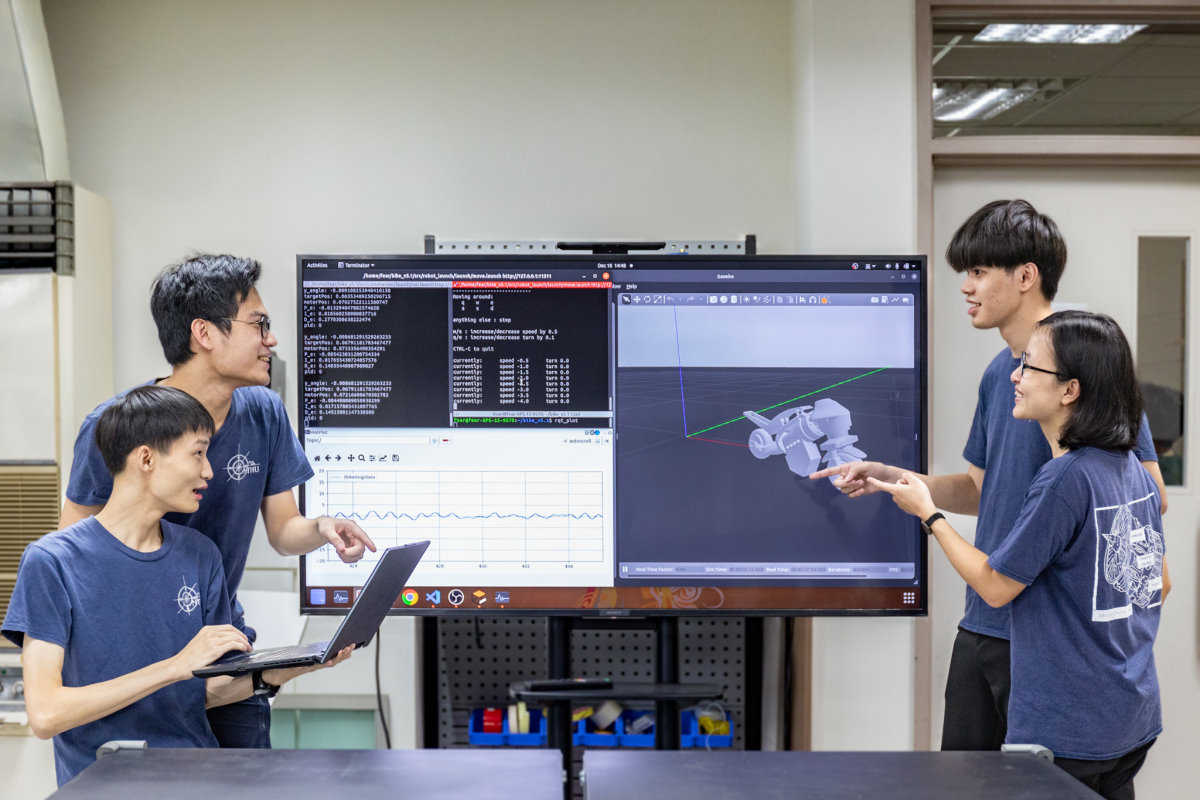 本校動機系學生團隊透過3D模擬讓摩托車自動平衡行駛