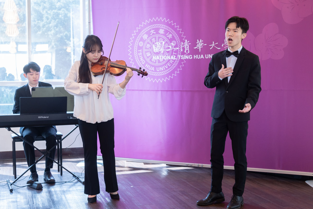 春之清華藝術節將呈獻6場音樂會。左起音樂系學生郭浩彬、黃寶萱、湯竣宇