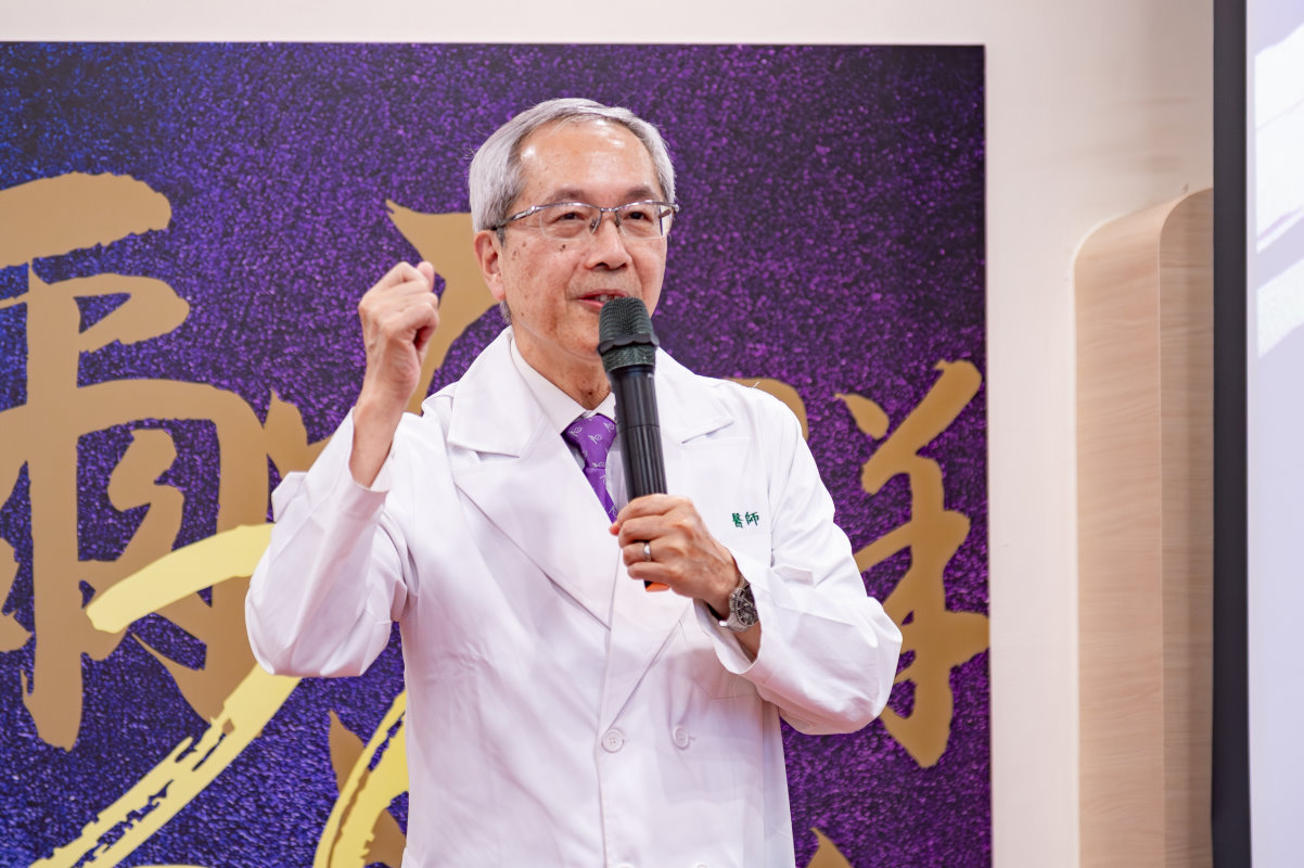 生命科學暨醫學院高瑞和院長為第一屆醫學生獻上祝福