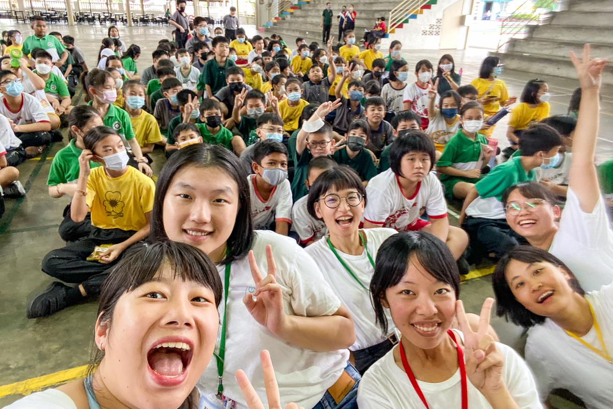 本校馬來西亞志工團到北干那那育民小學服務。