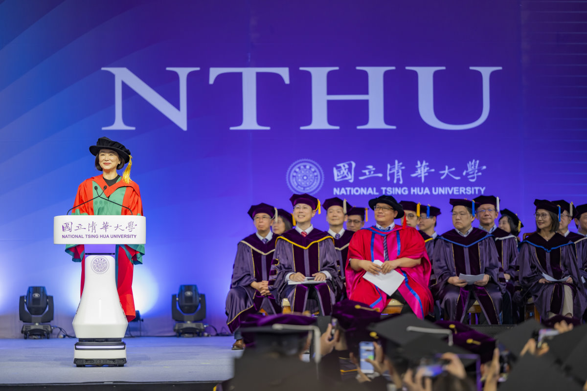 林青霞15日在清華大學畢業典禮致詞，分享她對快樂的感悟