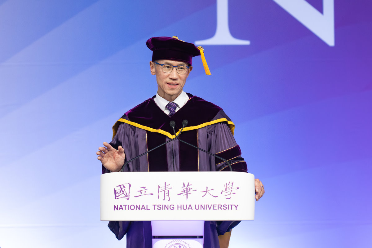 高為元校長告訴全體畢業生，不要用別人的尺來衡量自己的價值