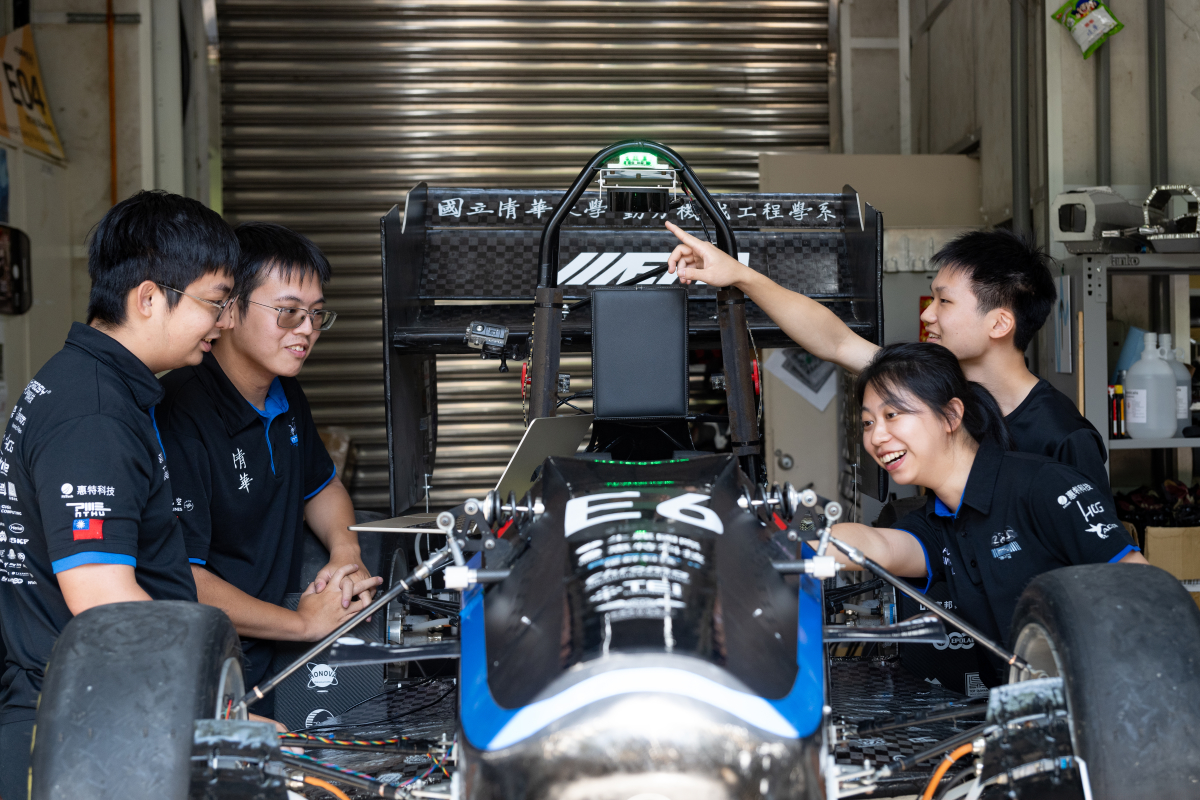 清大賽車工廠技術發表會展示無人車技術
