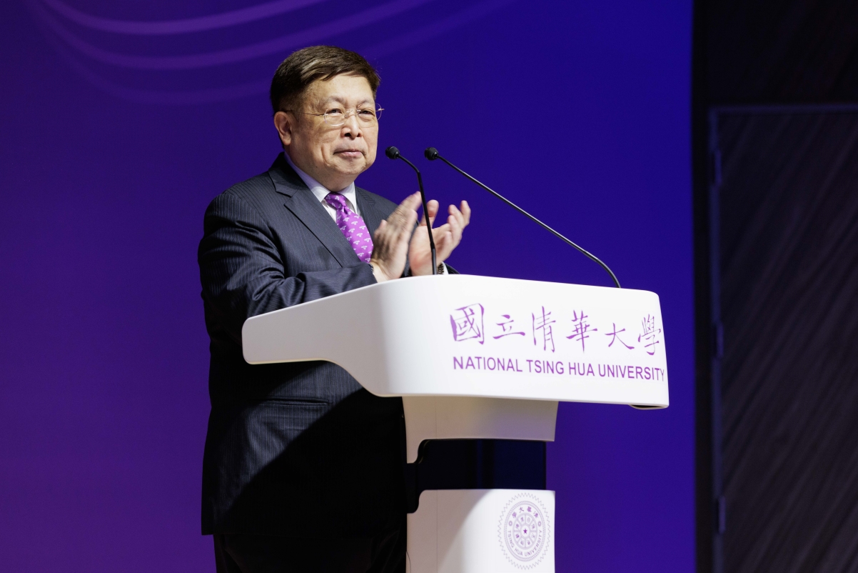 校友總會陳立白理事長致力邀請更多校友加入總會，共同成為母校的堅強後盾