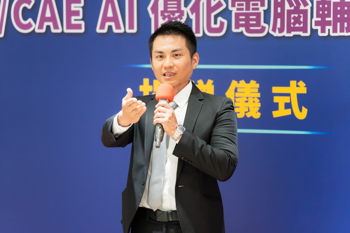兆水科技藍偉華總經理說明，西門子此次捐贈本校動機系的軟體，能讓學生在學期間培養與業界接軌的專業能力