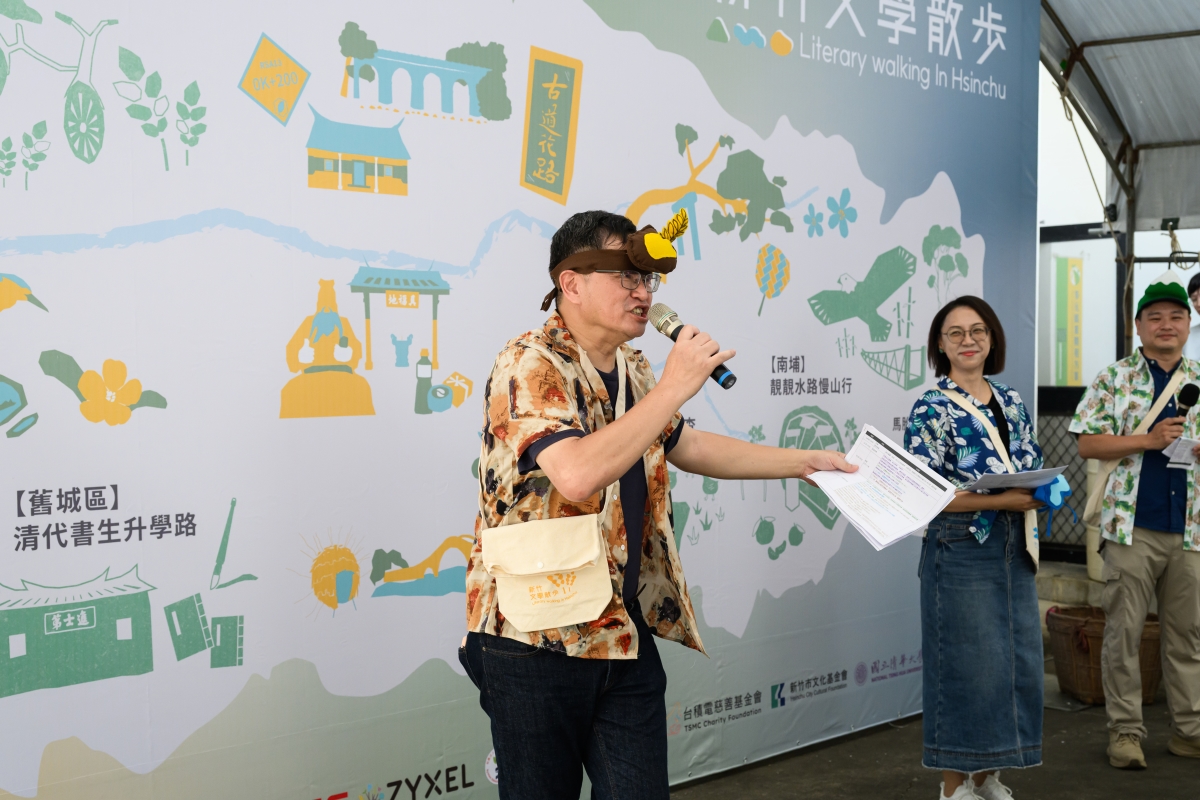 本校李天健教授(左起)、陳芷凡教授、張繼瑩教授擔任文學散步計畫主持人