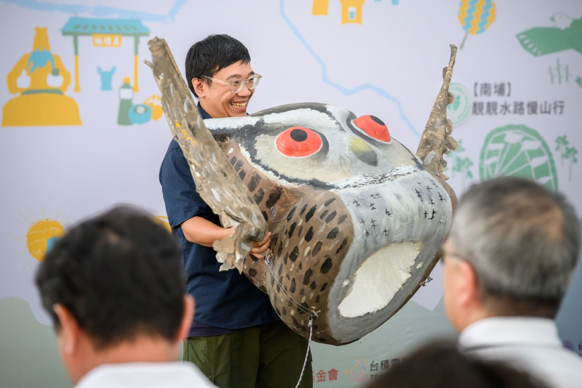 橫山好室負責人陳致中介紹橫山聚落漫遊可能會與領角鴞相遇
