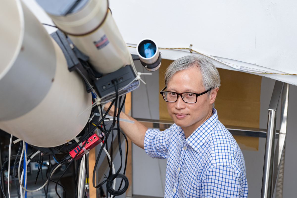 本校天文所江國興教授率先注意到異常增亮的X光源，主持國際合作計畫取得重要研究成果