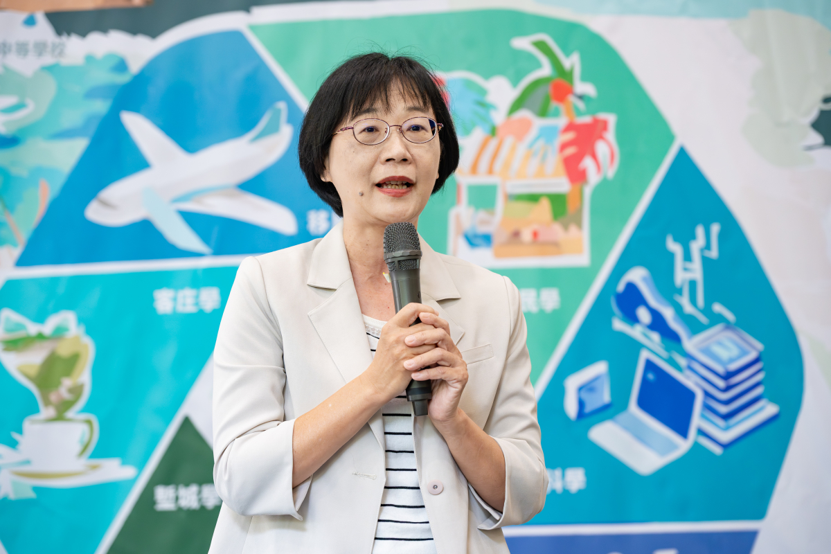教育部國教署易秀枝專門委員出席「新竹學」計畫啟動典禮，肯定本校攜手高中與企業合作，有助拓展學生視野並縮短城鄉差距