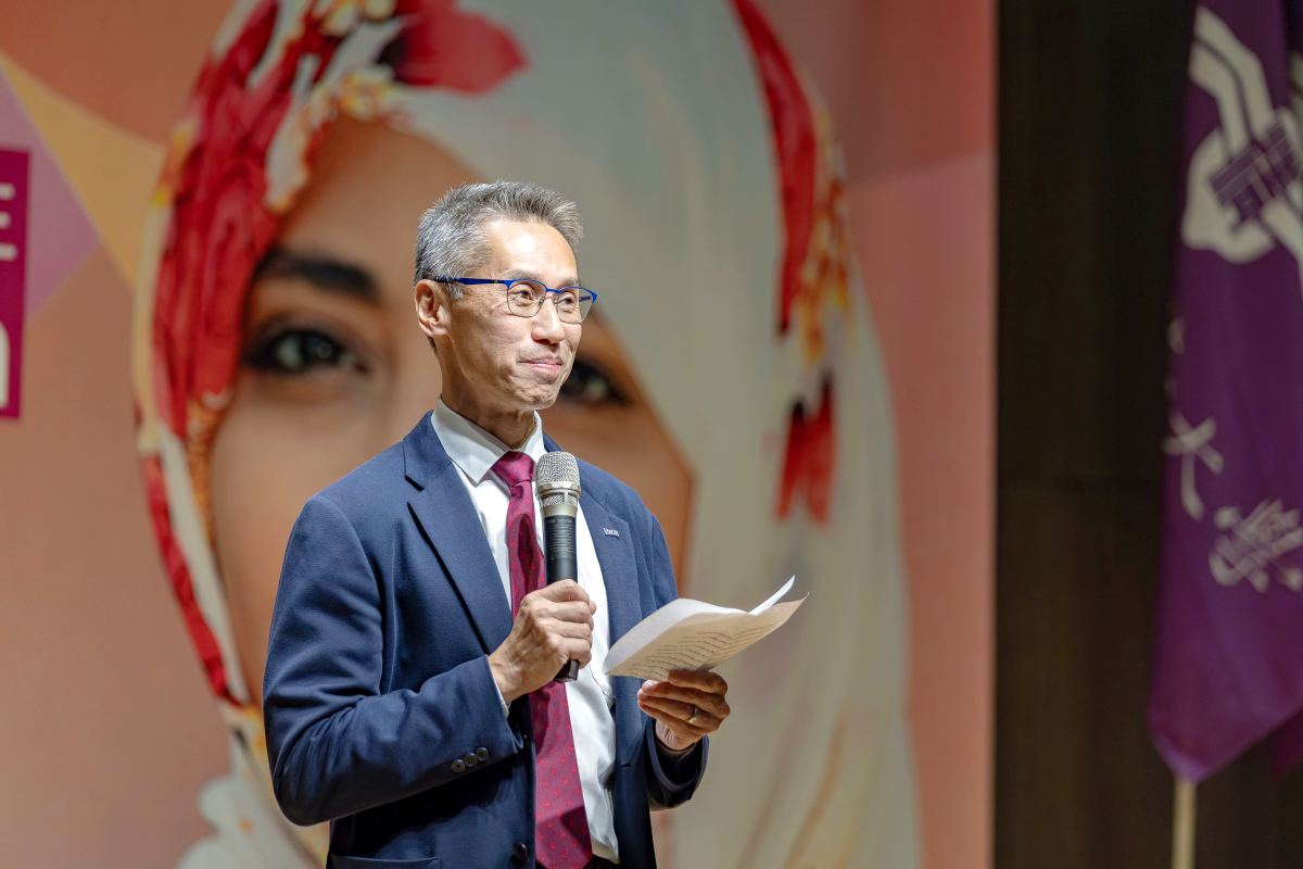 高為元校長為「諾貝爾大師在清華」系列講座開場致詞，歡迎諾貝爾和平獎得主卡曼女士來訪