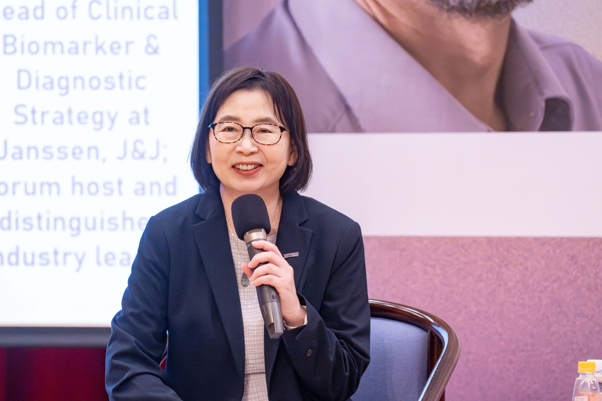 本校生醫學院陳令儀院長表示，期盼透過不同形式的交流，激盪師生、產業界與諾貝爾得主之間的跨領域對話