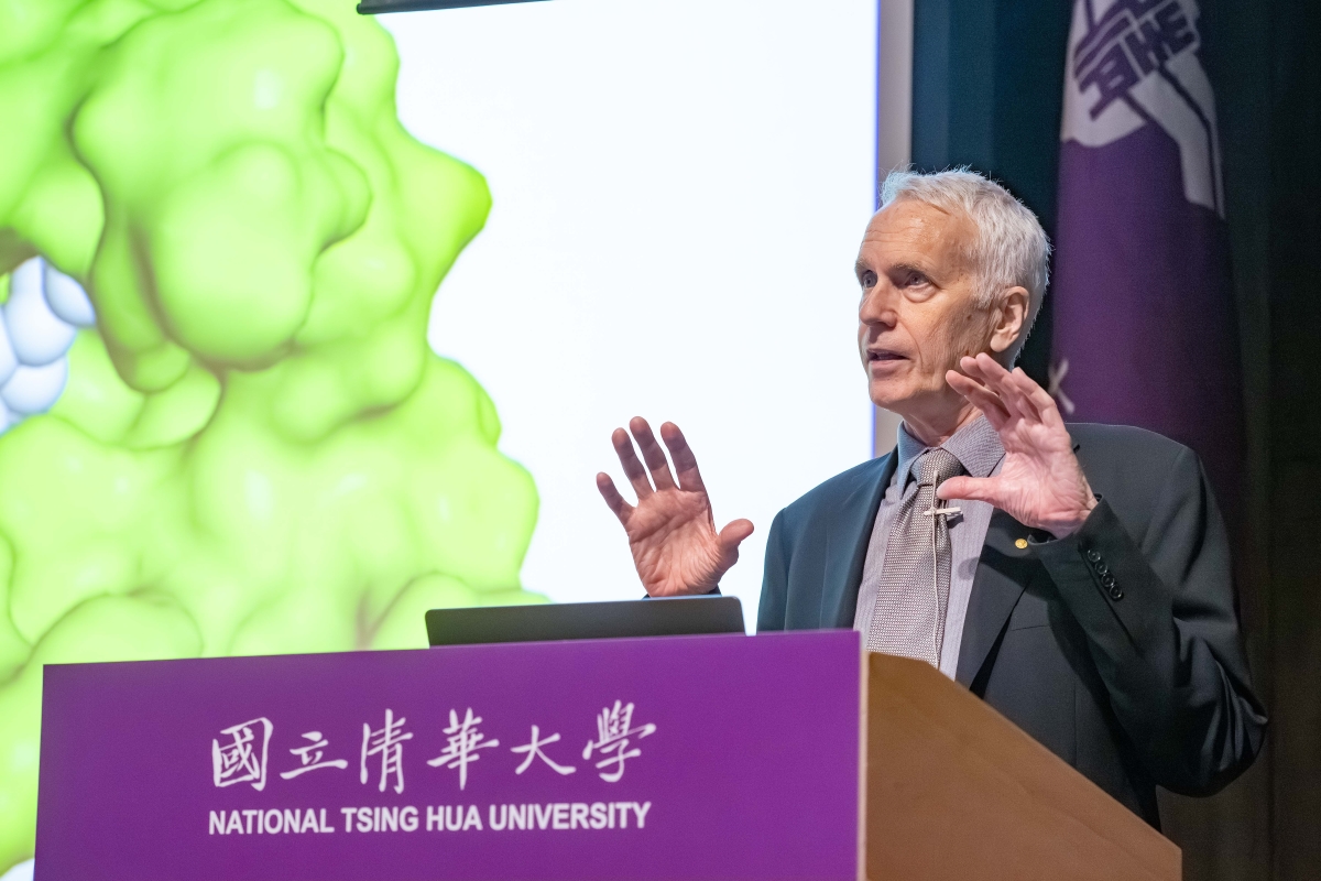 諾貝爾化學獎得主布萊恩．克比爾卡教授（Brian K. Kobilka）4月21日在本校進行「藥物開發新時代」專題演講