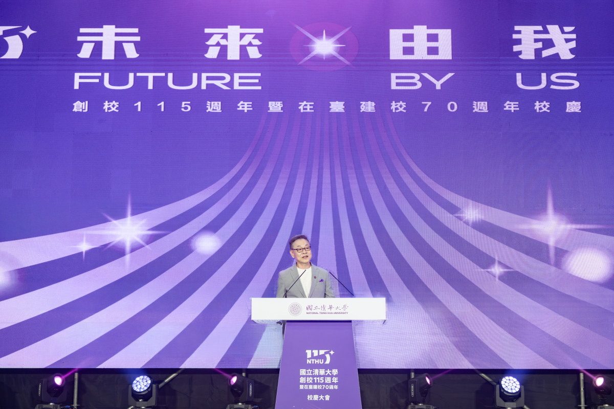 1986級王秀鈞校友，代表值年校友在校慶大會致詞，表示捐資成立「器識卓越計畫」，支持學弟妹培養領導力與全球視野