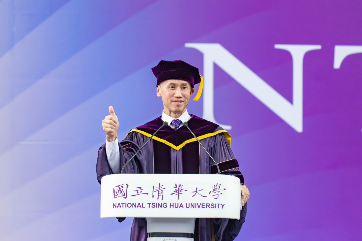 高為元校長30日在畢業典禮致詞，鼓勵2026級畢業生保持平衡，創造自己的未來