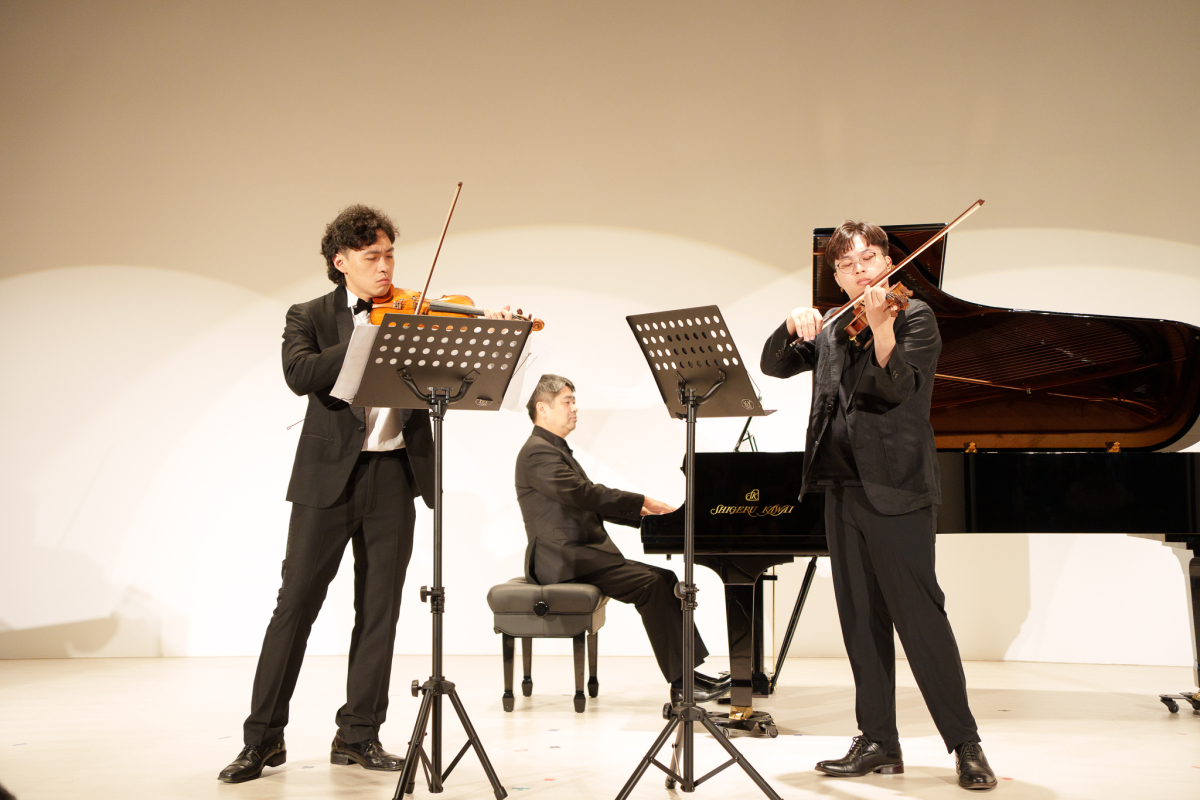 《樂韻傳承》由本校音樂系師生聯手演出，以音樂呈現跨世代的傳承與交流，圖為2025年演出照片